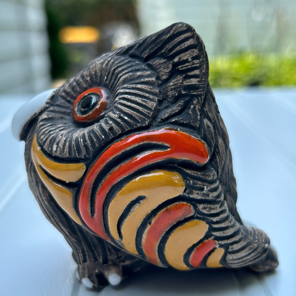 Vintage Artesania Rinconada Owl Figurine Ceramic Red Yellow Signed 3 inch - Picture 4 of 8
